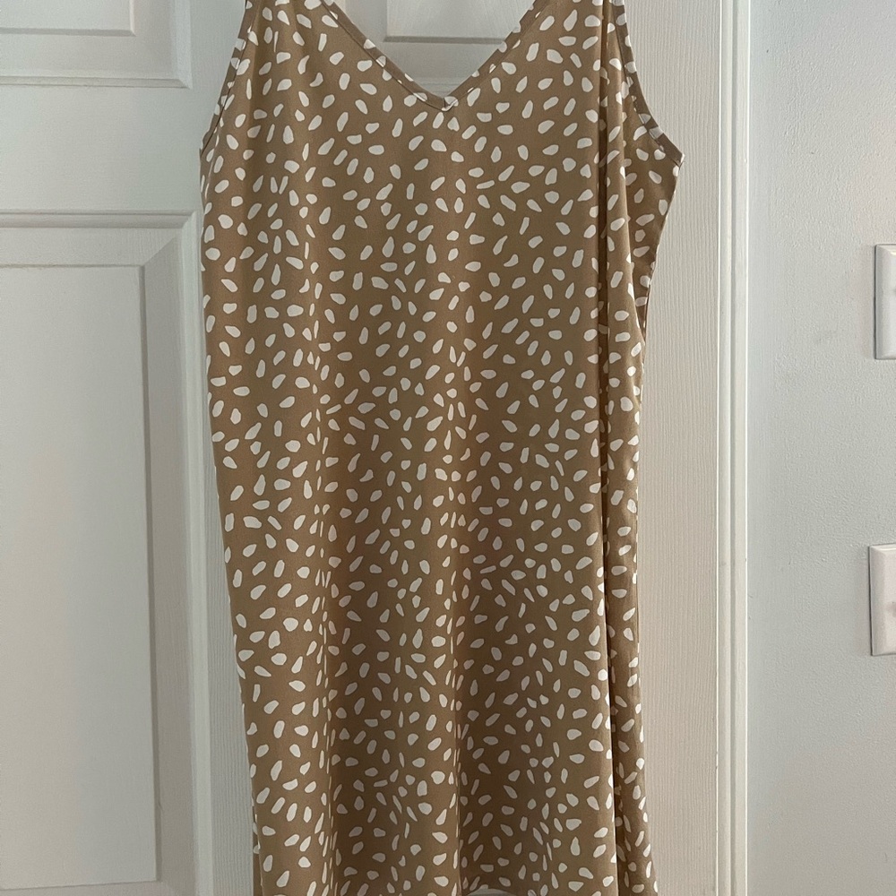 Brown and White Sleeveless Dress